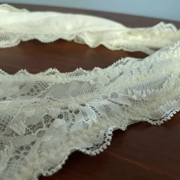 Free People Intimately Halter Lace Bralette Bundle of 2 Medium Black & White NWT - Picture 10 of 12